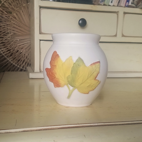 Partylite tart warmer with embossed leaf design.
